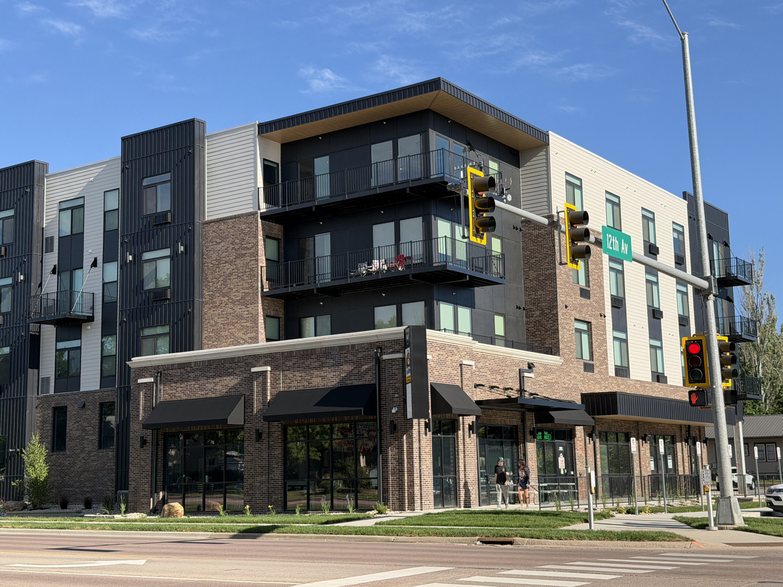 1224 6th St Brookings Latitude 44 (12)