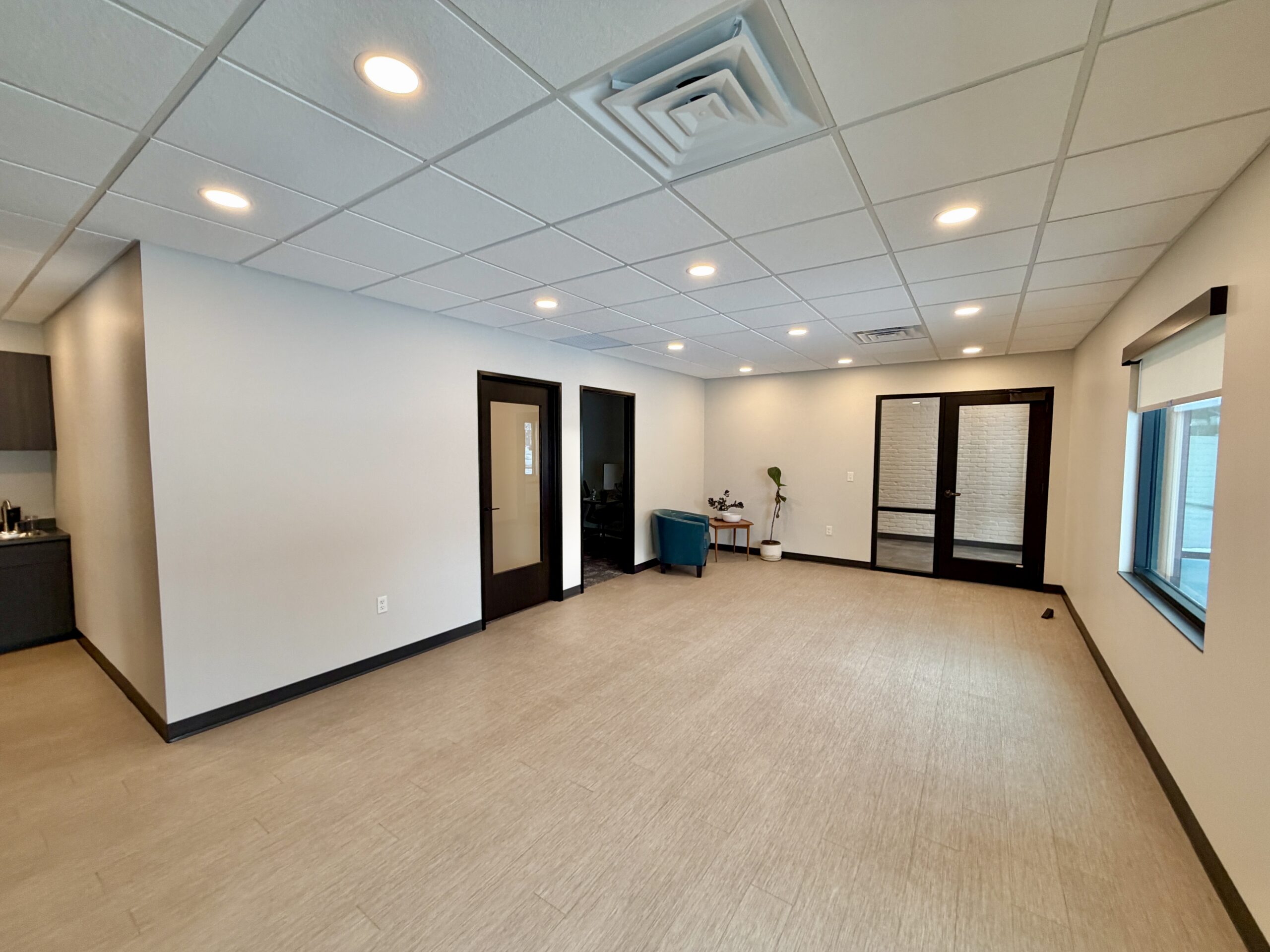 2301 W Russell St Back Office (3)