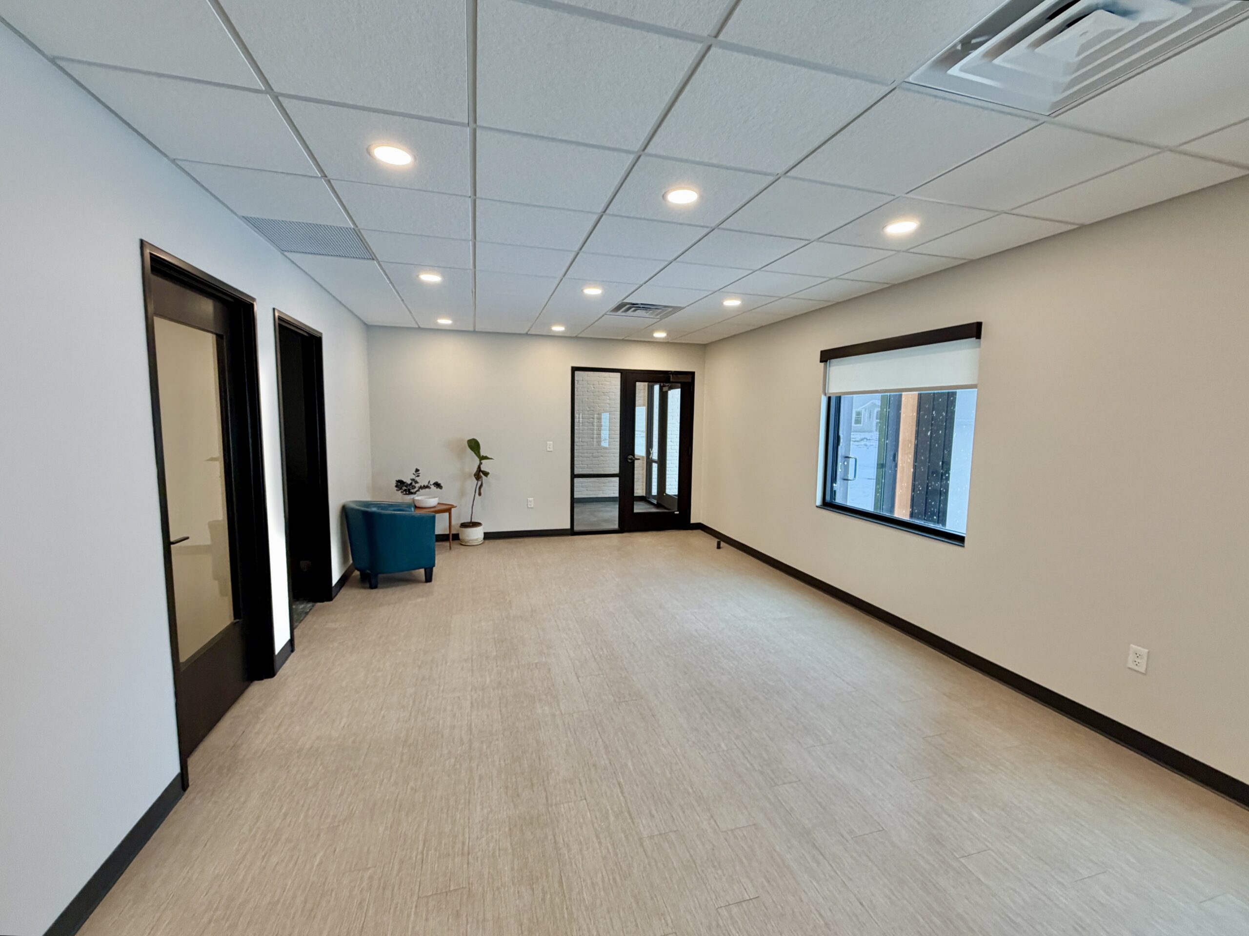 2301 W Russell St Back Office (4)